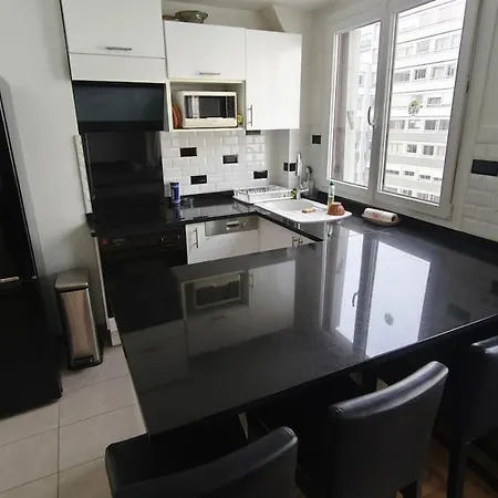 Elegant Parisian - 5 Guests -